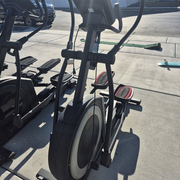 NordicTrack AirGlide 14i Elliptical