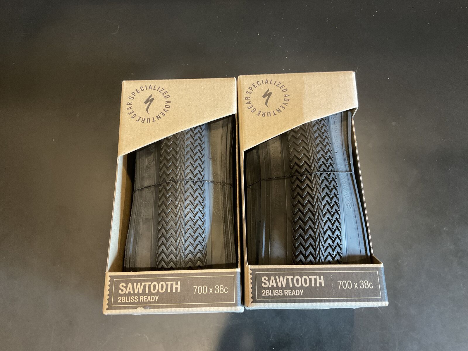 Specialized Sawtooth gravel tires tubeless 700 x 38