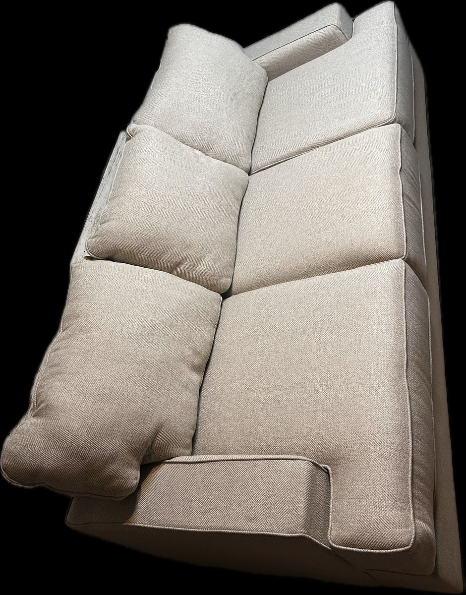 Full Size Couch w/Pull Out Bed