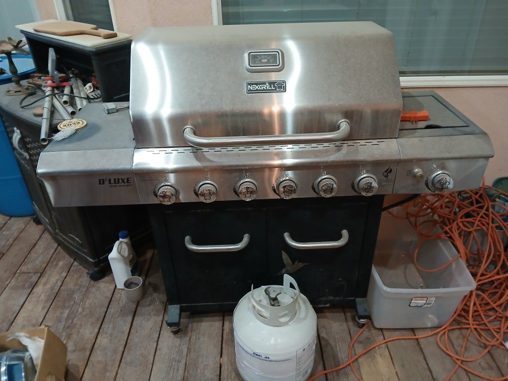 Main image 3