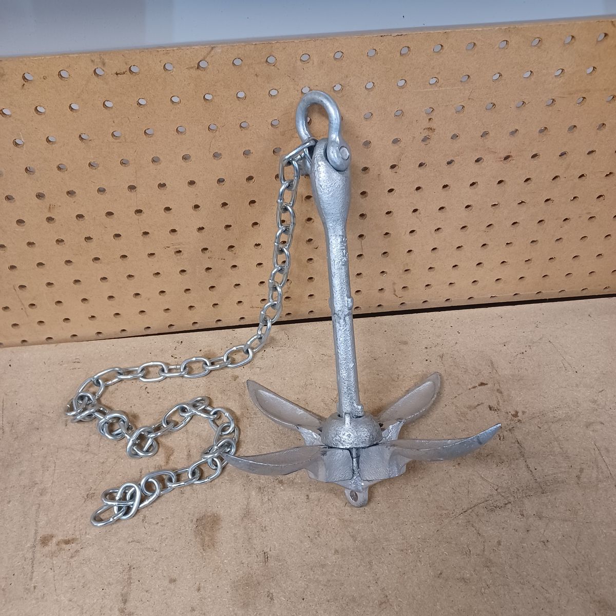 Four prong anchor