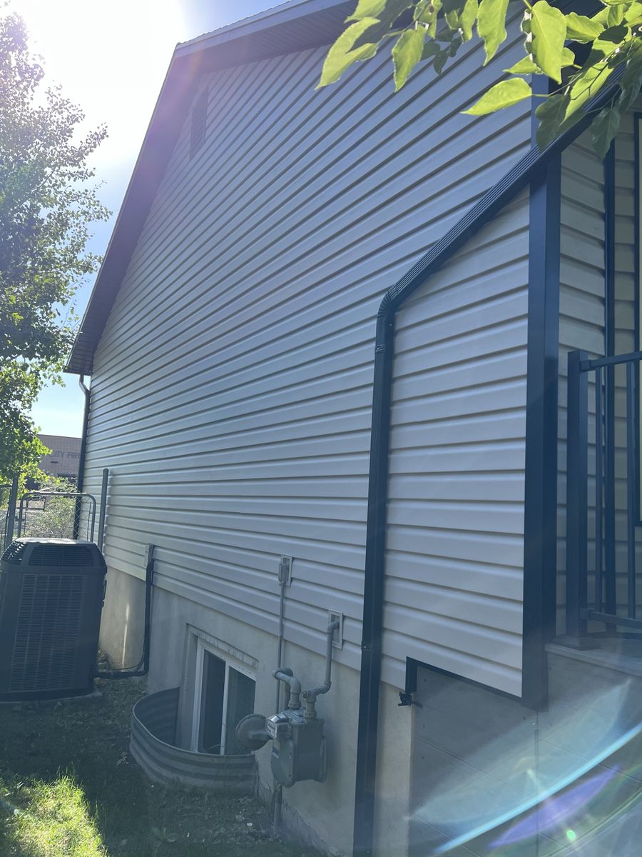 Main image 10