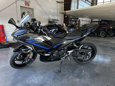 2025 Kawasaki Ninja 500 SE/ABS