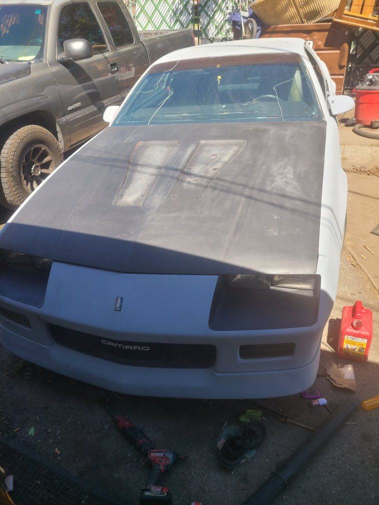 1986 Chevrolet camaro iroc-z