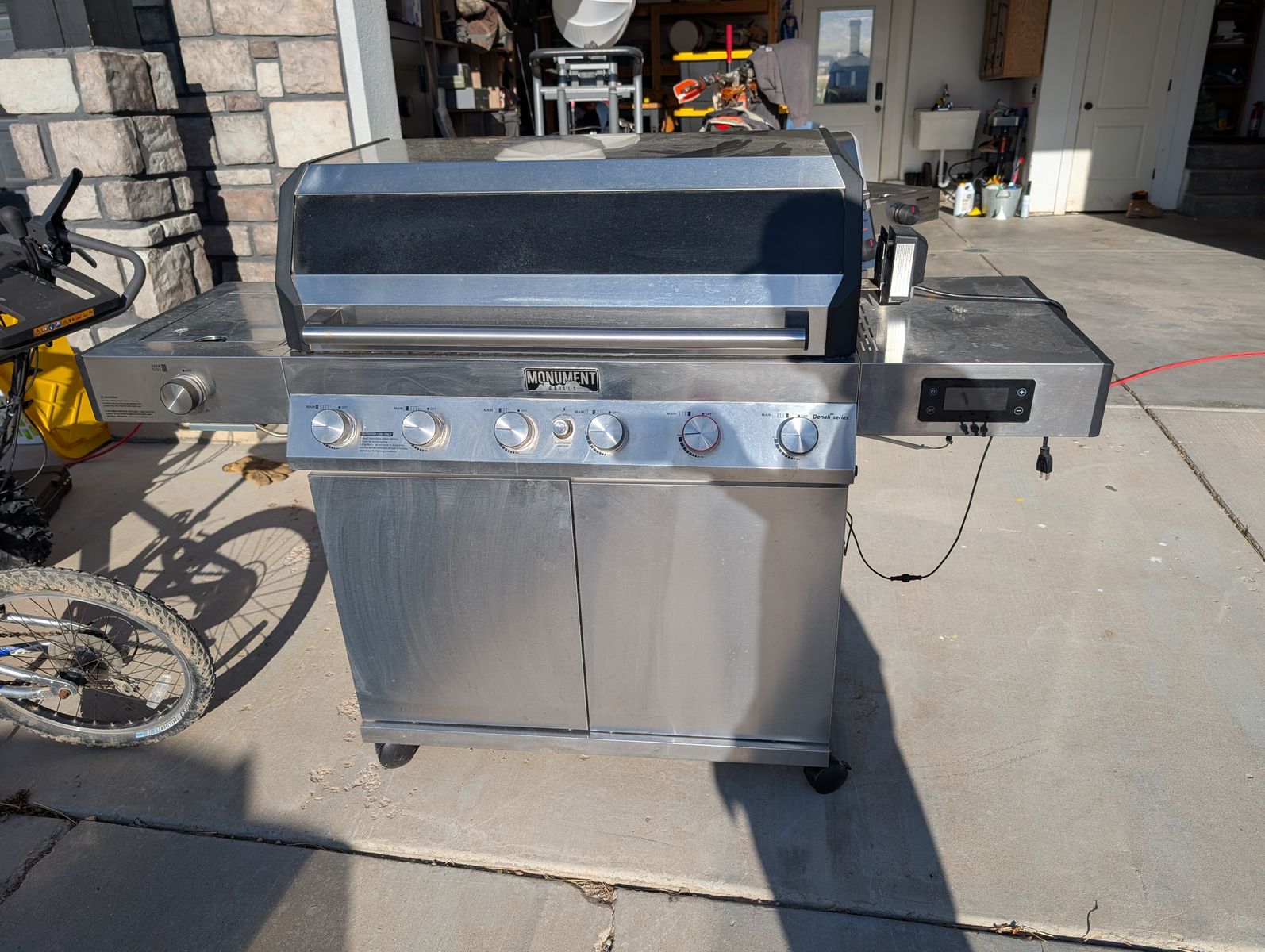 Monument Grills 6 Burner