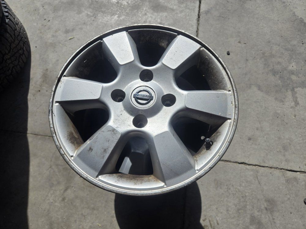 Set of Nissan Alloy Wheels