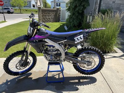 Yamaha YZ 250 f monster racing edition .