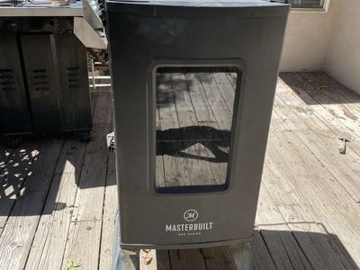 Masterbuilt Pro Series smoker