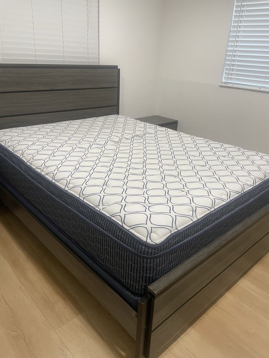 Sunset Sleep Queen Mattress $OBO