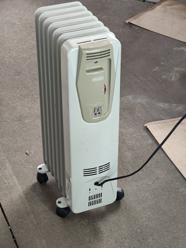 DeLonghi
Space Heater Type 2507
1500W 120V