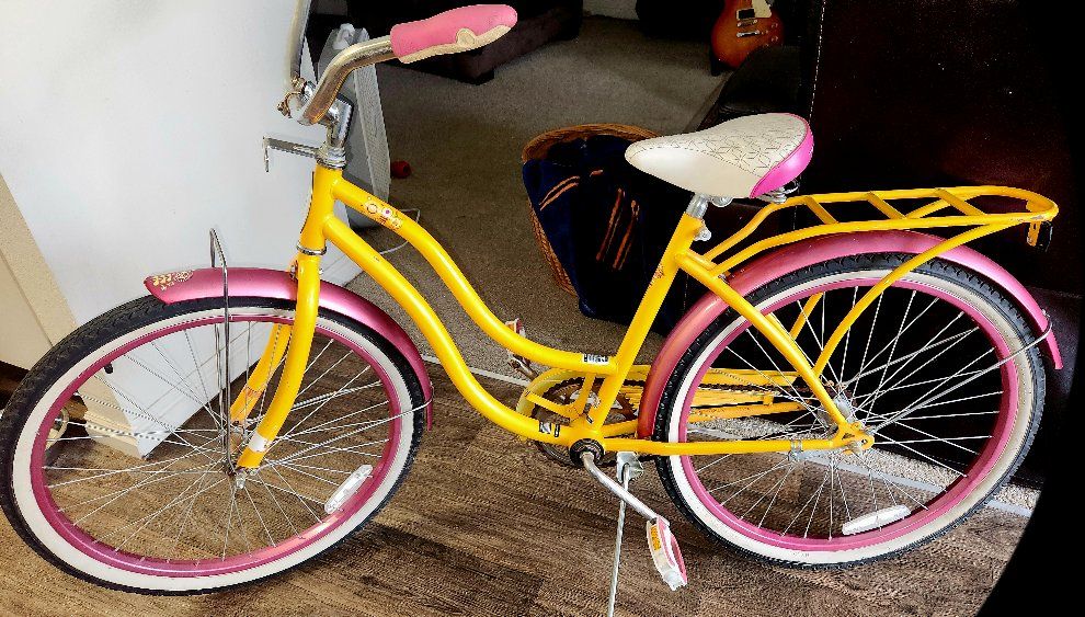 SWEET MADELINE TOO SCHWINN CRUISER! 24 INCH BEAUTY