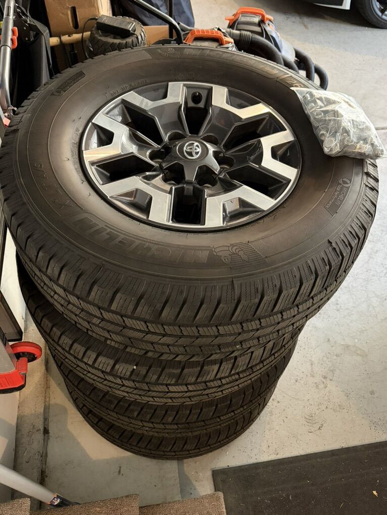 2019 Toyota Tacoma Off Road 16 Wheels