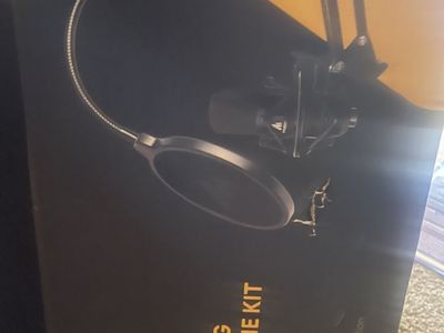 Recording Studio/Broadcast Microphone