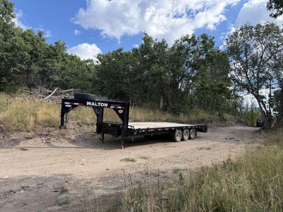 Walton 25’ Gooseneck Flatbed Trailer 21K