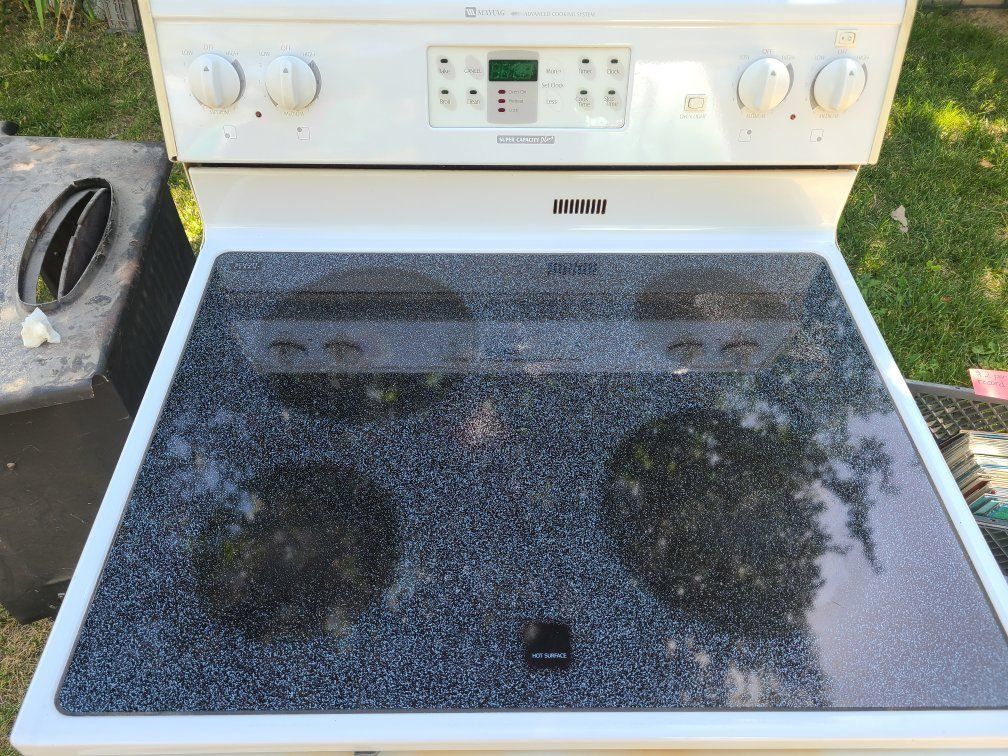 Maytag Gemini White Electric Range w/ Glass Cooktop & Double Oven