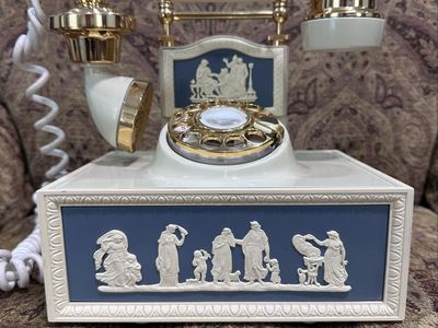 Vintage deco tel phone