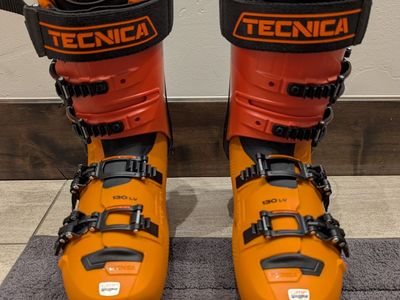 NEW 2026 Tecnica Mach1 130 LV Ski Boots Size 26.5