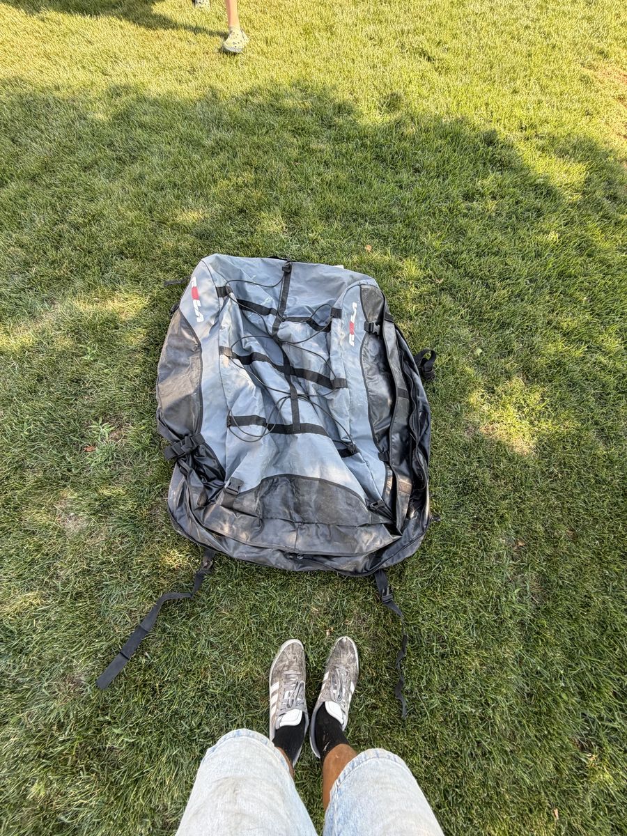 Rooftop car storage bag