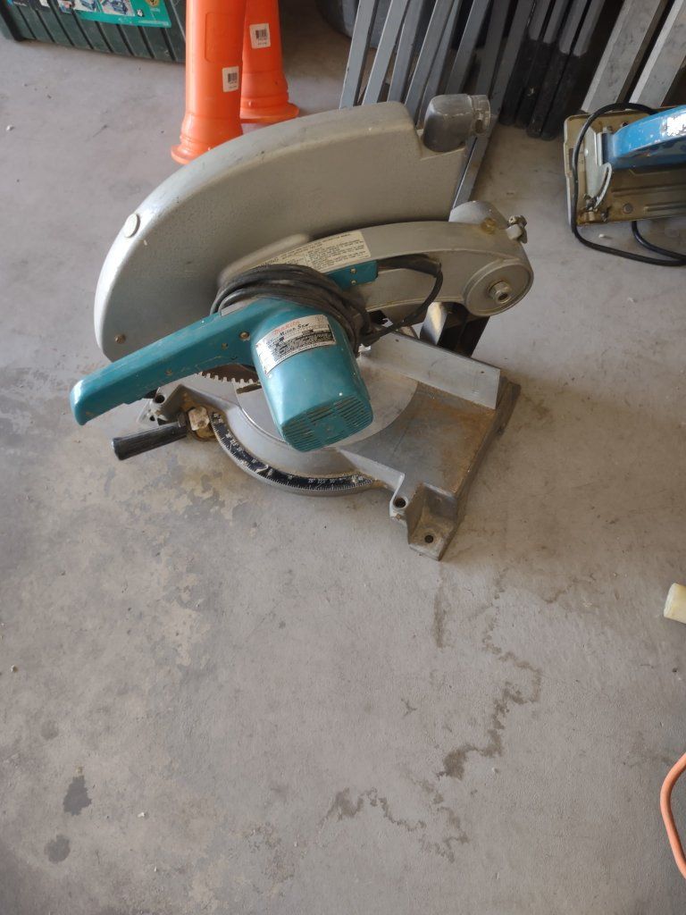 Makita LS1030 10" Compound Miter Saw - Used Condition, Powerful & Reliable