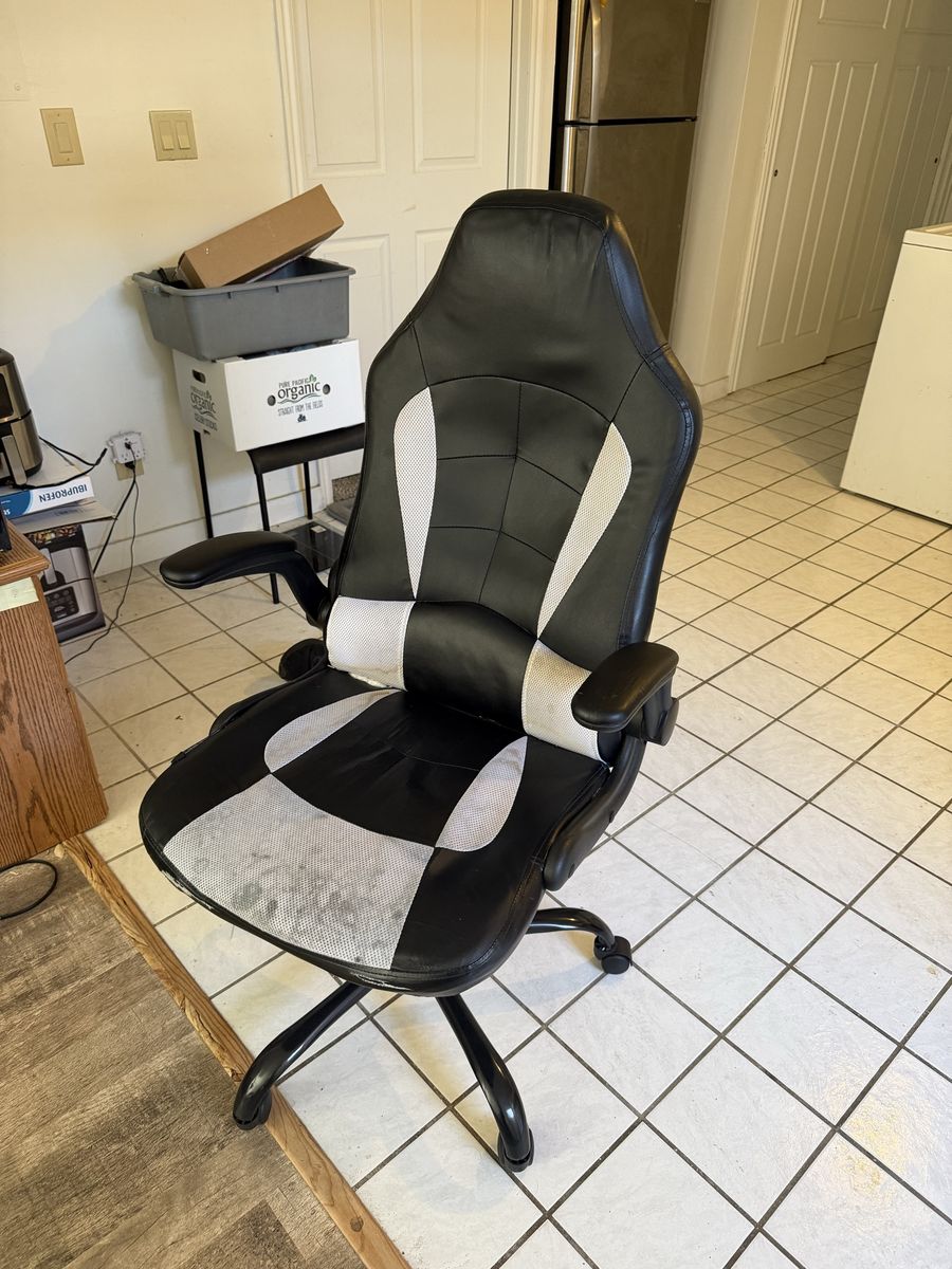 Used Black & White Gaming Office Chair - Adjustable Swivel, Racing Style