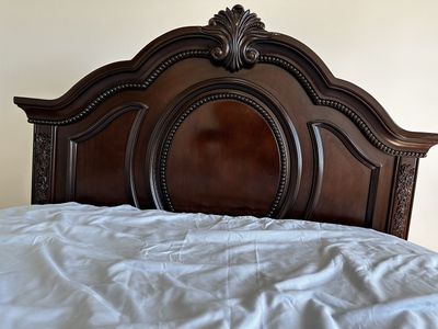 Twin Bedroom Set – Solid Wood Bed Frame & 7-Drawer Dresser
