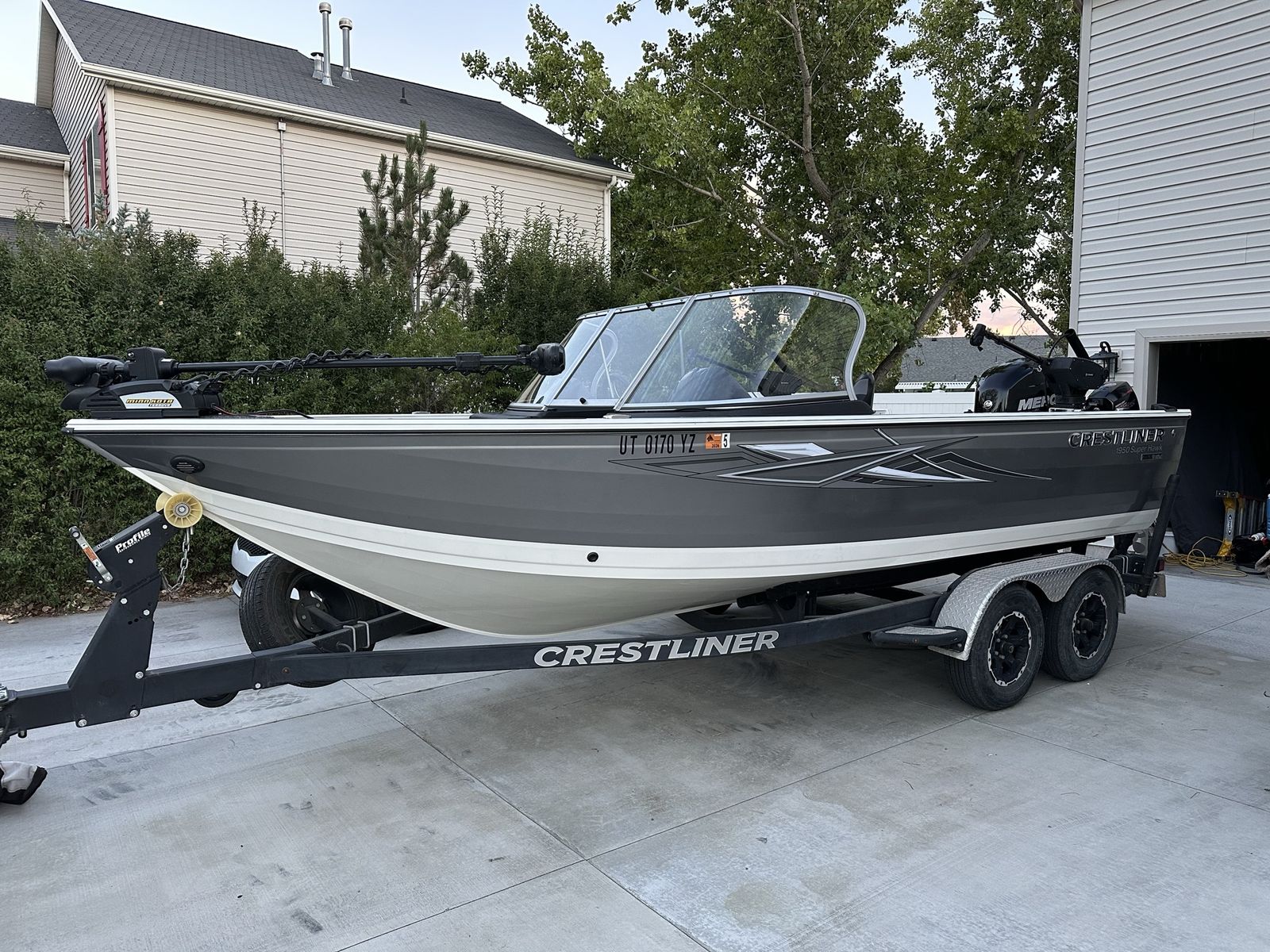 Crestliner 1950 Super Hawk