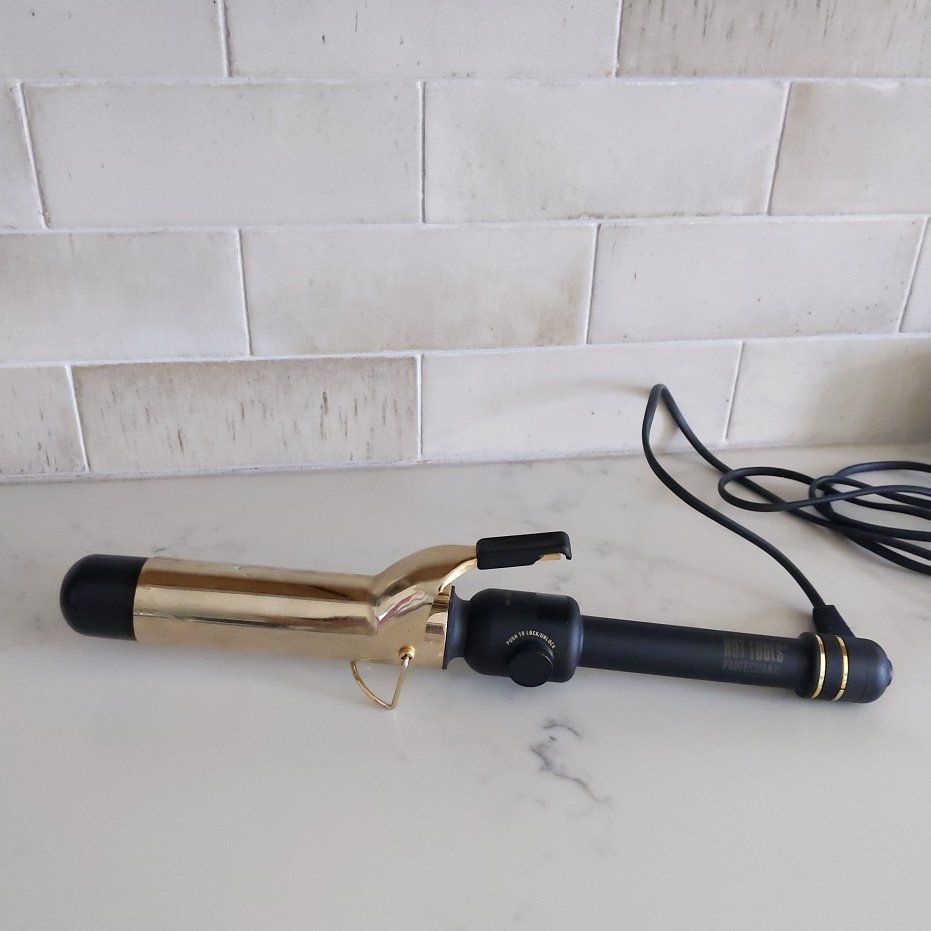 1.5" Barrel Hot Tools Professional Curling Iron