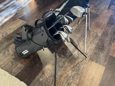 2 full sets of golf clubs Ping/Hogan