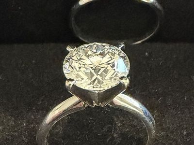 Diamond engagement ring