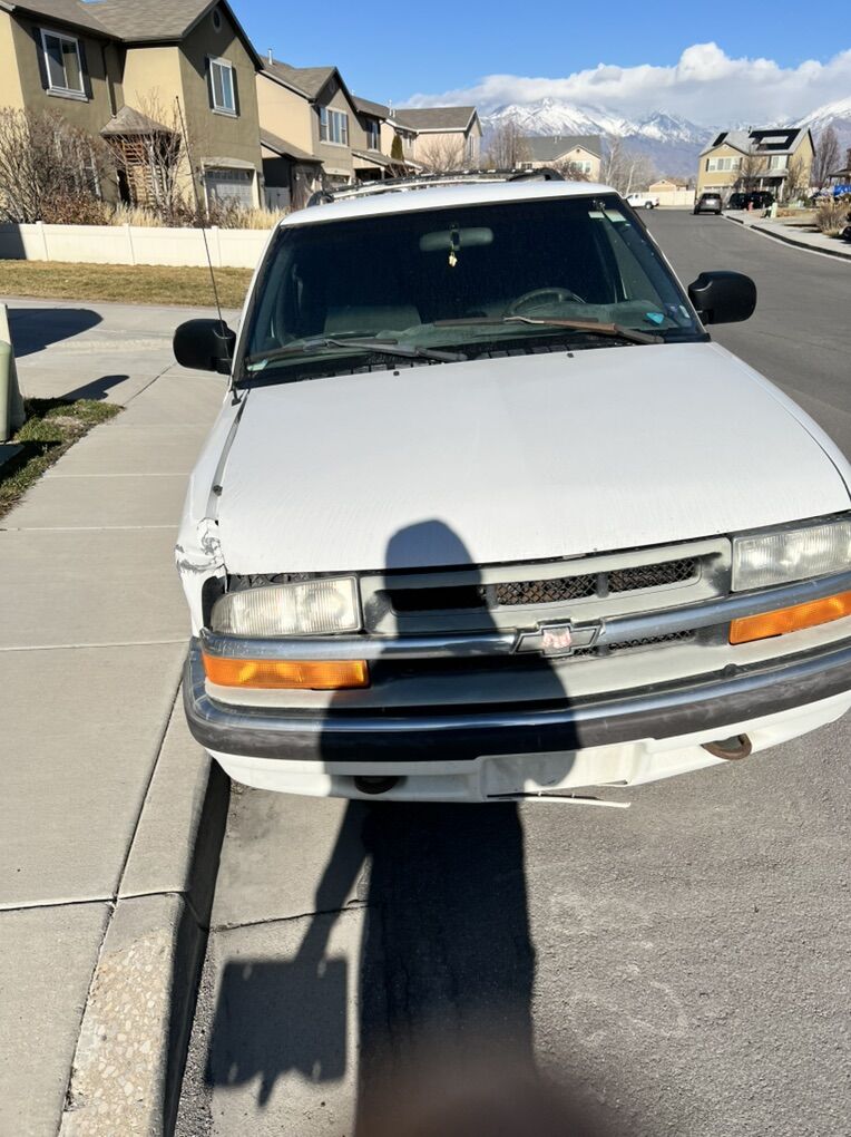 2000 Chevrolet Blazer SUV Vehicle