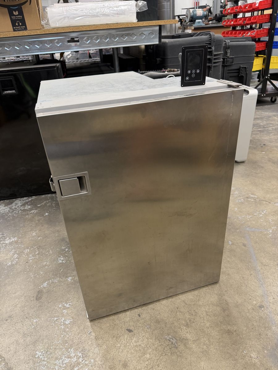 Isotherm CR 130 fridge with PIKAVO stainless Lobster controller