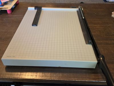 Paper/picture cutter
