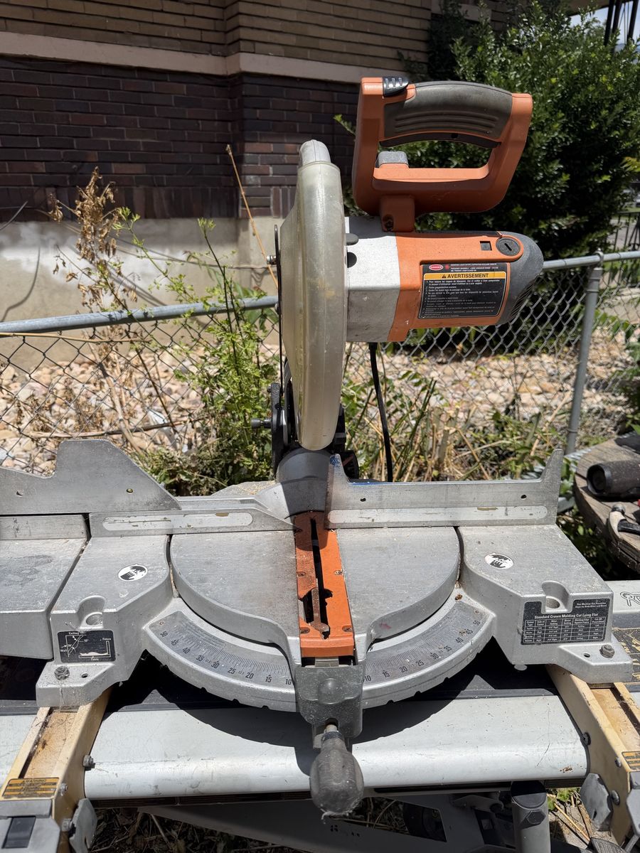 RIDGID 15 Amp 12in. Compound Miter Saw