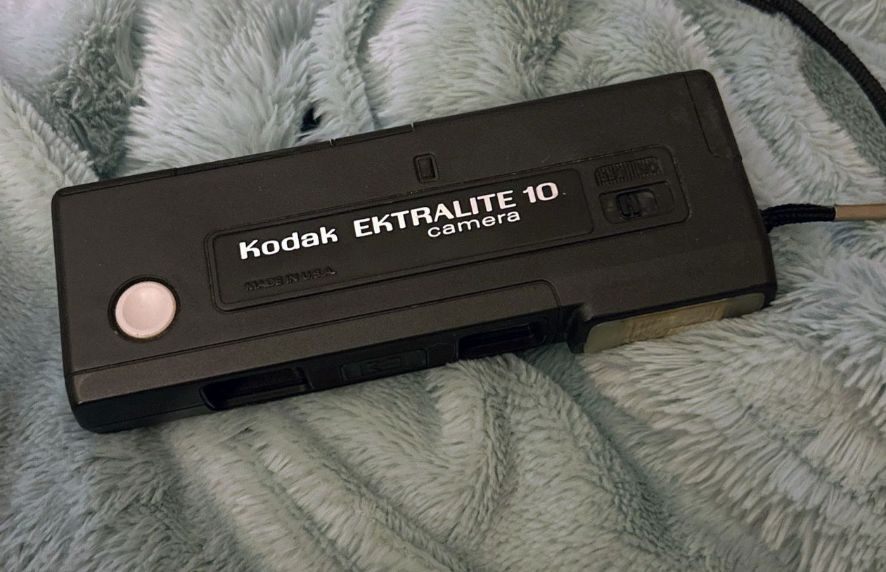 Kodak EKTRALITE 10 Camera Vintage Black Point & Shoot Film Camera Pre-owned was my Mother’s. Still Good Condition Cash Only Plea