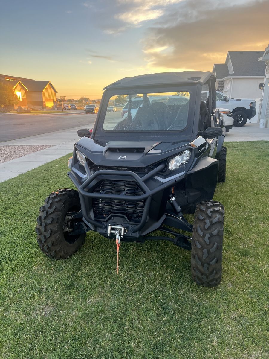2023 Can-Am Commander MAX XT 1000 Side-by-Side UTV, 5-Seat, Street-Legal Kit, 400 Miles