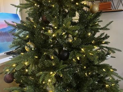 Pre-Lit Artificial Christmas Tree with different color lights