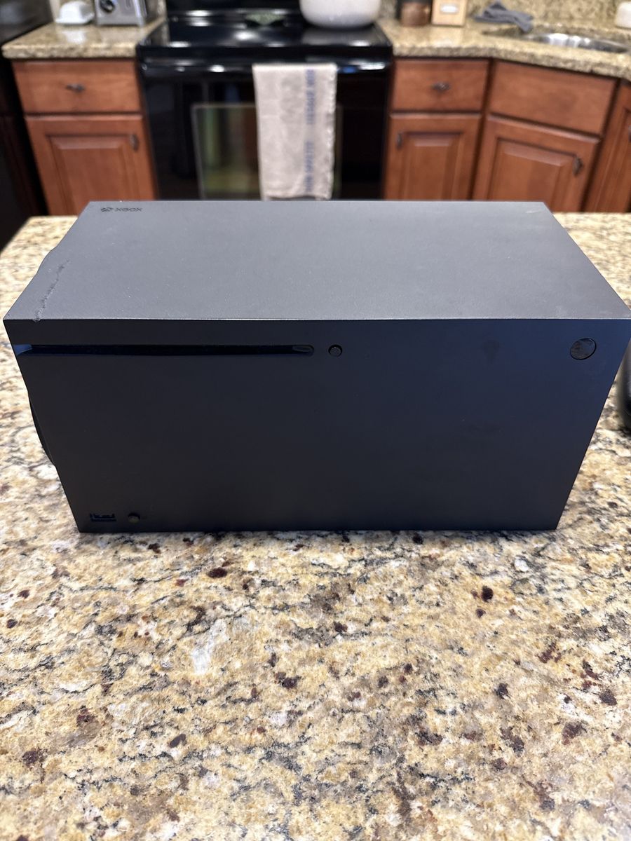 Xbox Series X 1TB – Controller, Rechargeable Batteries & Cords