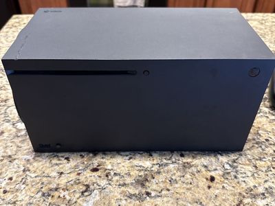 Xbox Series X 1TB – Controller, Rechargeable Batteries & Cords