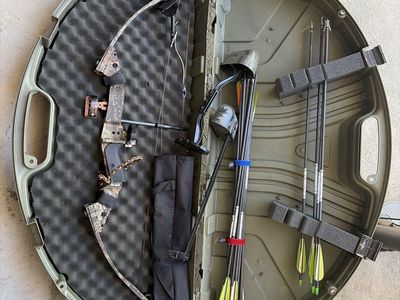 Camo Compound Bow with Hard Case and Arrows Set
