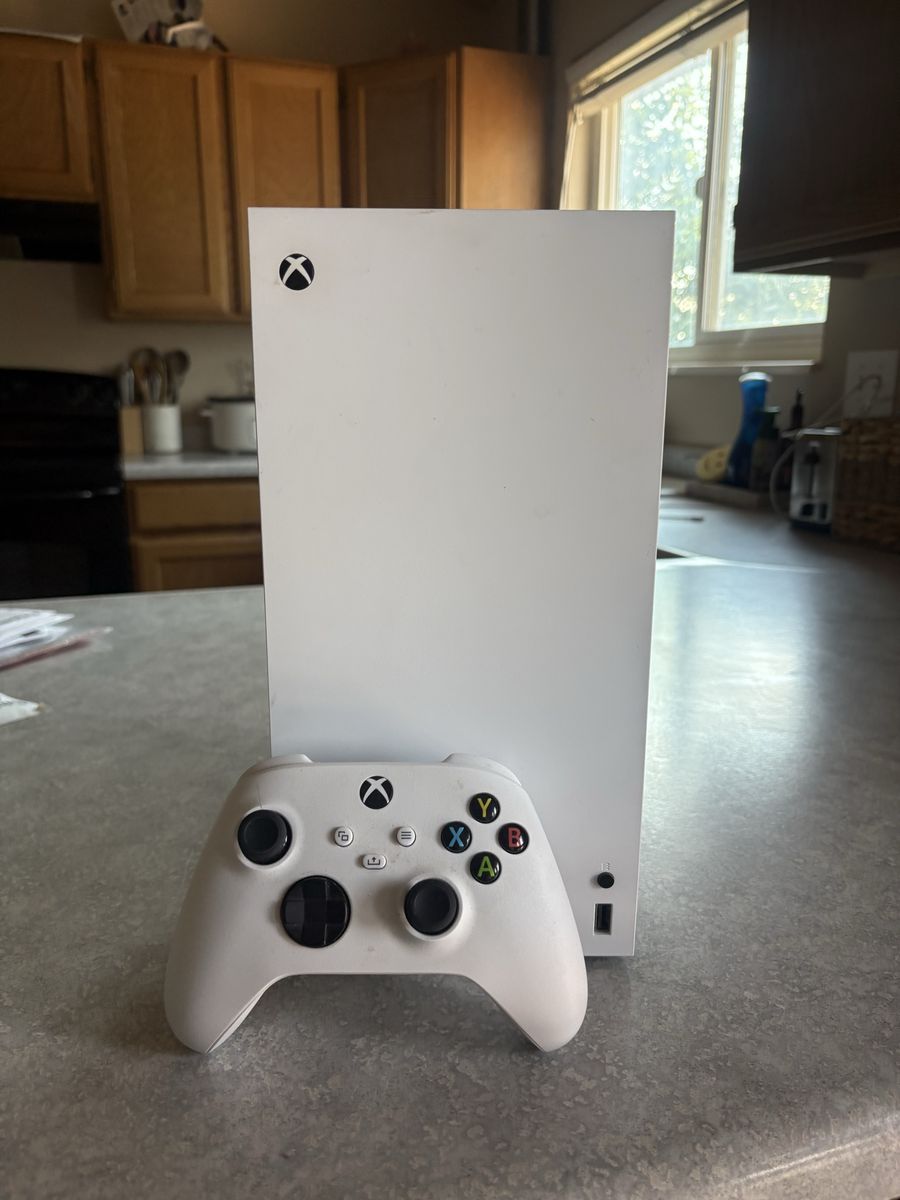 Microsoft Xbox Series X 1TB Digital Edition Console in White with Wireless Controller