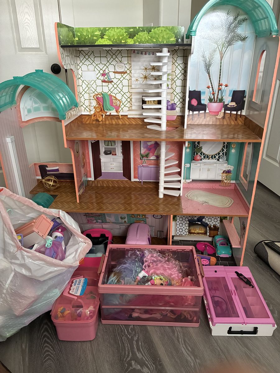Playhouse Barbie’s