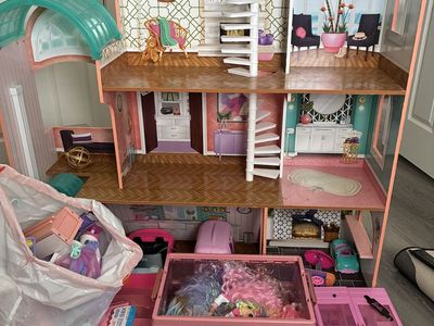 Playhouse Barbie’s