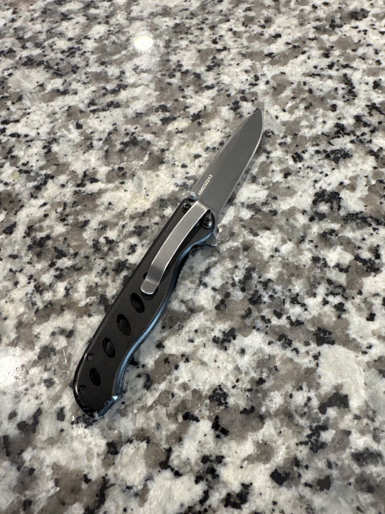 Lockback pocket knife