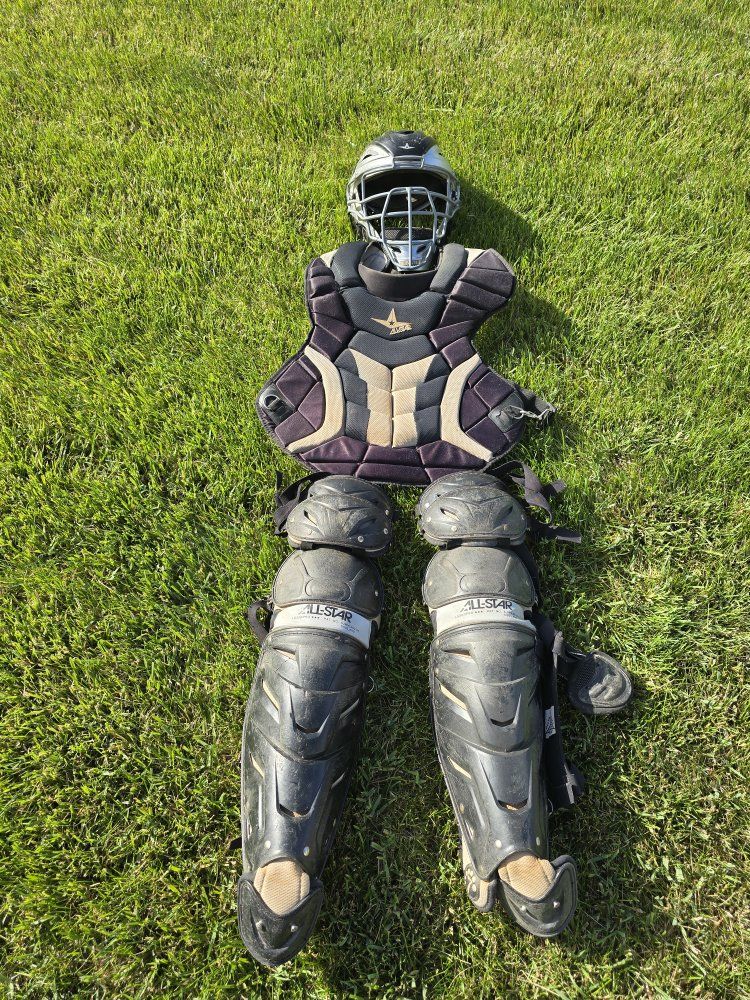 Adult All-Star System Seven Pro Catcher’s Gear Set – Size 16.5" / Hat 7+