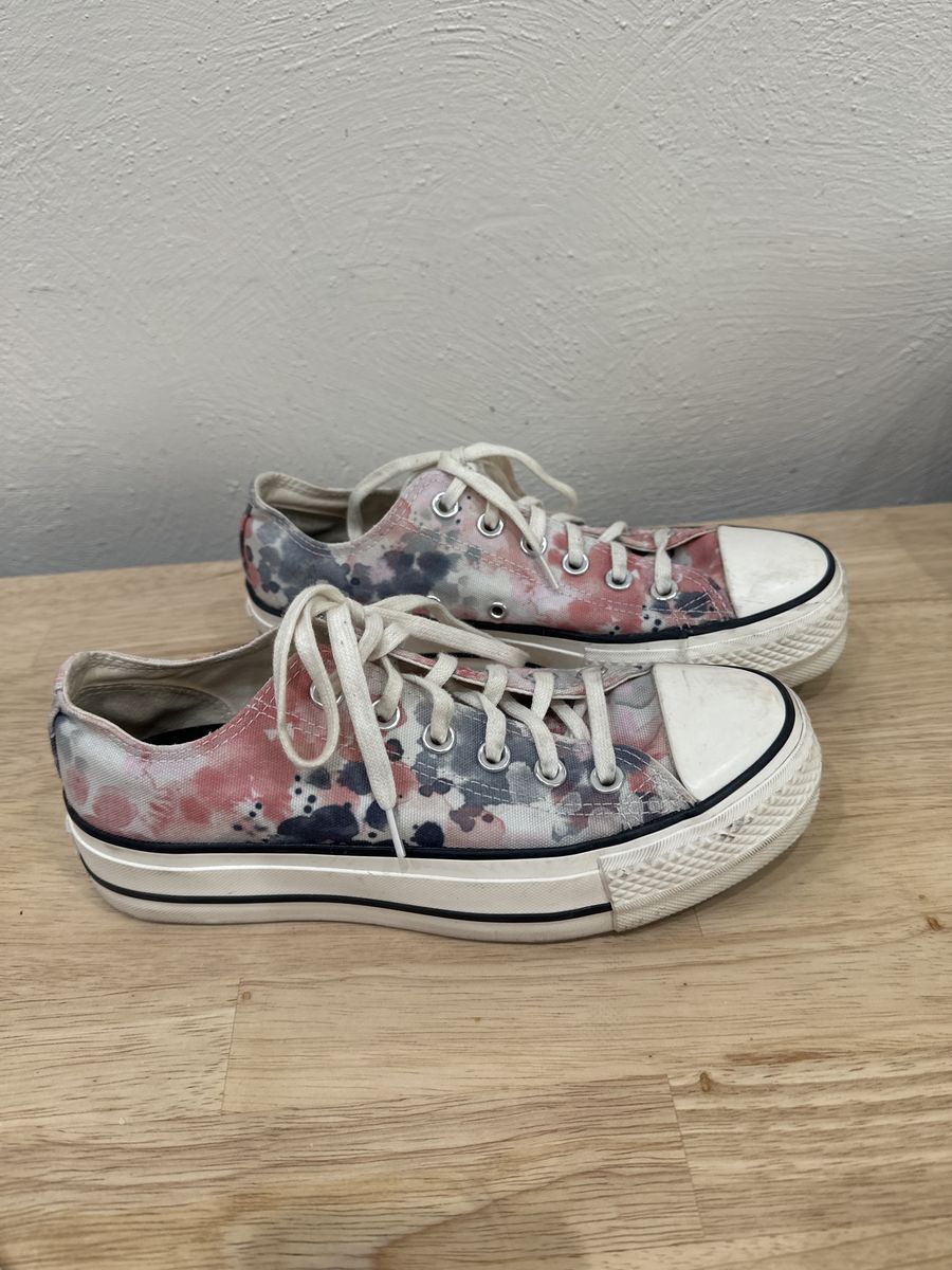 Converse Chuck Taylor All-Star platform size 7
