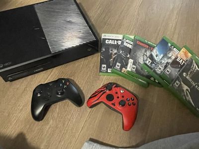 Microsoft Xbox One Console Bundle with Two Controllers, Games, and Rybozen Capture Card