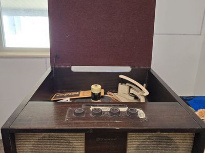 Philco turntable (vintage)