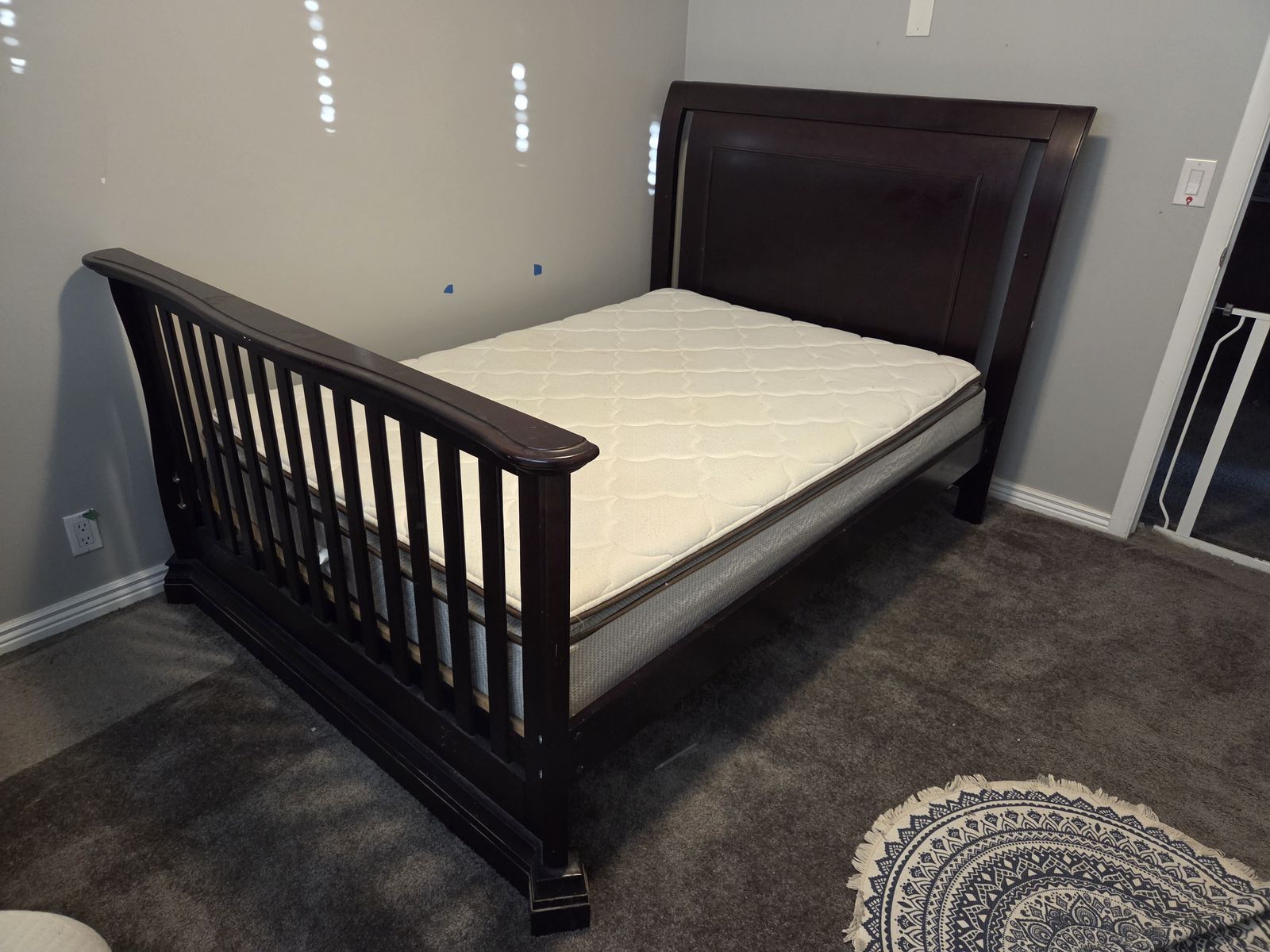Solid Hardwood Full-Size Bed Frame (Espresso)