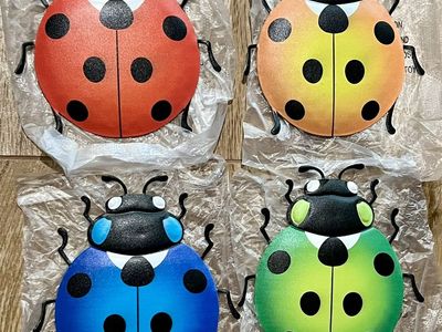 4 Pcs 5.9" Metal Ladybug Wall Art Hanging Decorations for Outside Porch Garden Yard L2