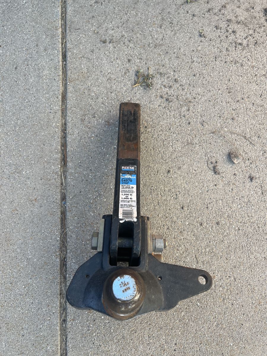 Reese Weight Distribution Hitch System with Spring Bars and Ball